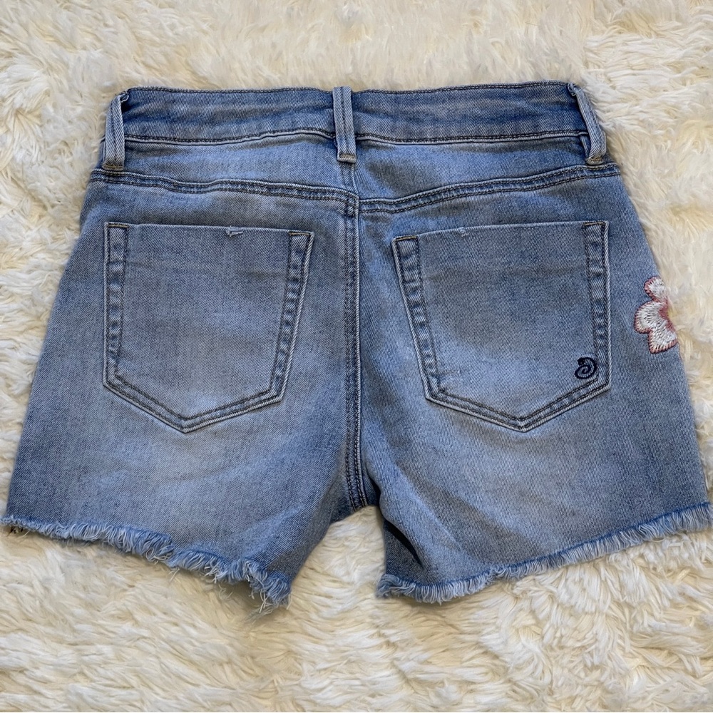 Indigo Rein Light Blue Denim Shorts with Floral Design 26" waist Small - Picture 6 of 8